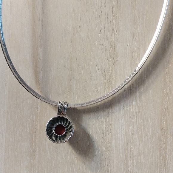 Sterling silver pendant with coral center 18", 1.50 x 2 inches for penda… - Picture 3 of 4